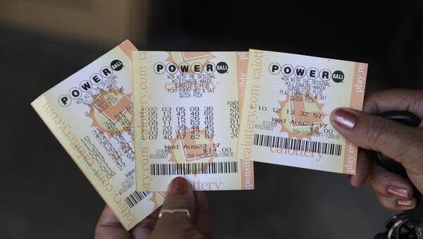 Билеты лотерейного розыгрыша в Калифорнии, США - Sputnik Грузия