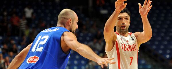 Заза Пачулия в ходе матча между сборными Грузии и Италии по баскетболу - Sputnik Грузия