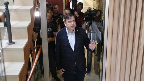 Бывший президент Грузии Михаил Саакашвили покидает отель в Жешуве, Польша - Sputnik Грузия