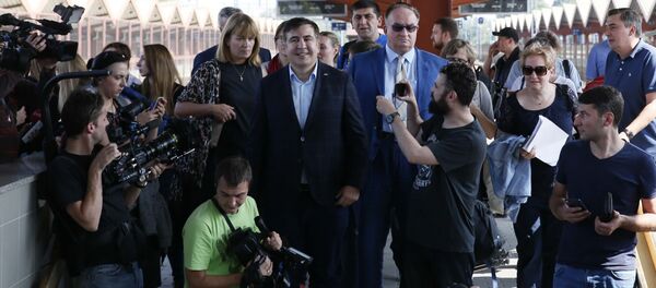 Михаил Саакашвили на железнодорожной станции Перемышль - Sputnik Грузия