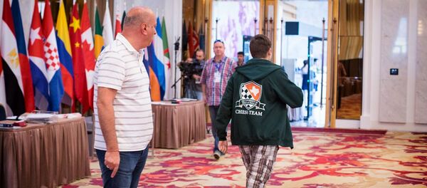 Гроссмейстер Антон Ковалев покидает Кубок мира в столице Грузии - репортаж об этом был опубликован на портале Chess.com - Sputnik Грузия