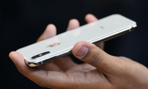 iPhone X будет продаваться в 2 форматах — 64ГБ и 256ГБ. Цена смартфона составит от 1000 долларов. Будет доступен в цветах Silver и Space Gray - Sputnik Грузия
