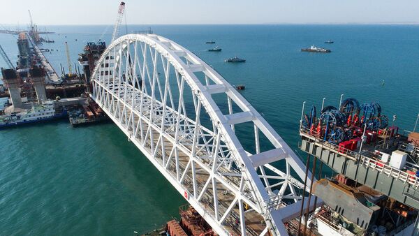 Железнодорожная арка Крымского моста - Sputnik Грузия