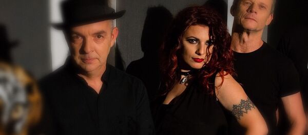 Певица Надин Захарян в составе лондонской рок-группы Kiss The Gun Певица Надин Захарян в составе лондонской рок-группы Kiss The Gun - Sputnik Грузия