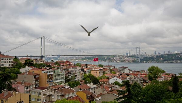 Мост через пролив Босфор, соединяющий азиатскую и европейскую части города Стамбула - Sputnik Грузия