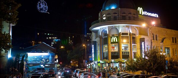 Ресторан МакДональдс в центре грузинской столицы - Sputnik Грузия