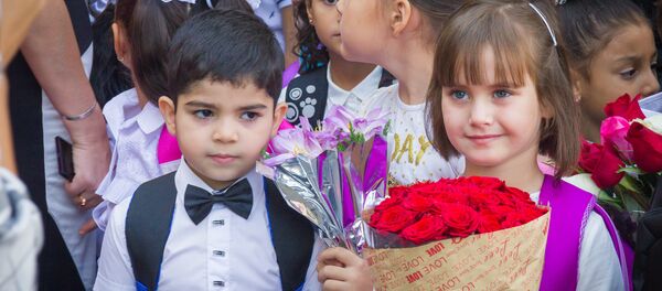 Начало учебного года в тбилисской 98-й общеобразовательной школе Начало учебного года в тбилисской 98-й общеобразовательной школе - Sputnik Грузия