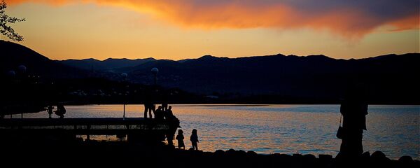 მზის ჩასვლა ტბაზე - Sputnik საქართველო