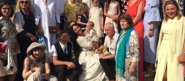 Крестины детей Миранды Мирианашвили и Леонида Огарева - Sputnik Грузия