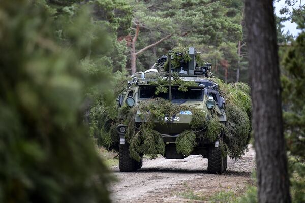 В Швеции начались крупнейшие за последние 23 года военные учения. Учения Aurora-17 проходят на острове Готланд, близ Стокгольма и Гётеборга, а также на озере Мэларен при участии Финляндии и стран НАТО - Sputnik Грузия