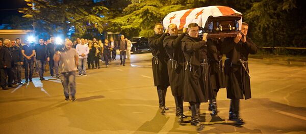 В столицу Грузии доставили гроб с телом знаменитого оперного певца Зураба Соткилава - Sputnik Грузия