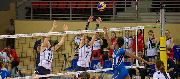 Матч между женскими сборными Грузии и Италии по волейболу в рамках чемпионата Европы - Sputnik Грузия