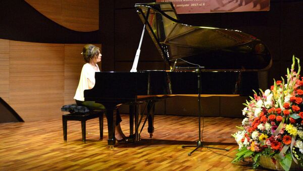 Концерт известной грузинской пианистки Элисо Болквадзе в Международном центре мугама в Баку - Sputnik Грузия
