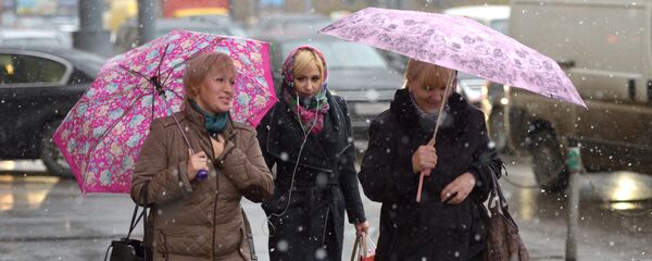 Первый снег в Москве Первый снег в Москве - Sputnik Грузия