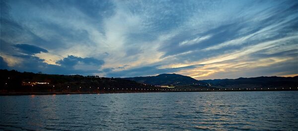 Облака на закате на озере Лиси, архивное фото - Sputnik Грузия