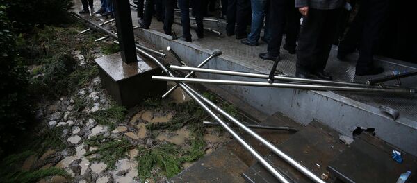 Ситуация у тбилисской мэрии после беспорядков - Sputnik Грузия