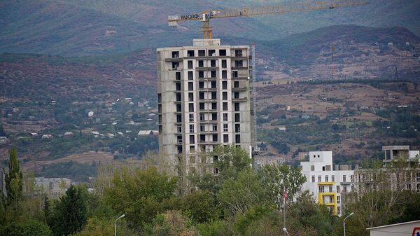 Возведение новых жилых домов на окраине Тбилиси - Sputnik Грузия