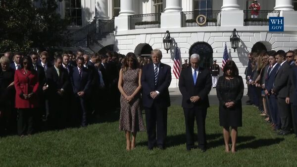 В память о жертвах стрельбы в Лас-Вегасе: Трамп на траурной церемонии - Sputnik Грузия