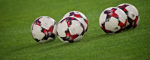 ფეხბურთის ბურთები ფეხბურთის ბურთები - Sputnik საქართველო