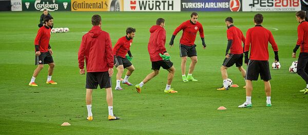 Сборная Грузии по футболу на тренировке Сборная Грузии по футболу на тренировке - Sputnik Грузия