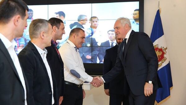 Глава МВД Грузии Георгий Мгебришвили встретился с победителями Всемирных игр полицейских и пожарных - Sputnik Грузия