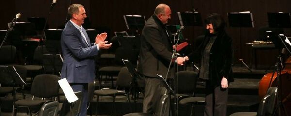 Президент наградил Элисо Вирсаладзе Орденом Сияния Президент наградил Элисо Вирсаладзе Орденом Сияния - Sputnik Грузия