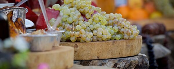 ყურძენი და ტკბილეული თბილისობაზე - Sputnik საქართველო