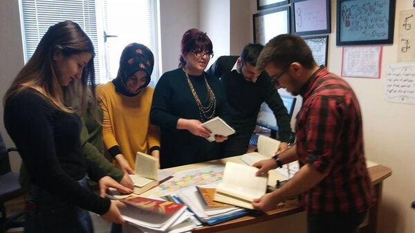 მაკა სალია სტუდენტებთან ერთად მაკა სალია სტუდენტებთან ერთად - Sputnik საქართველო