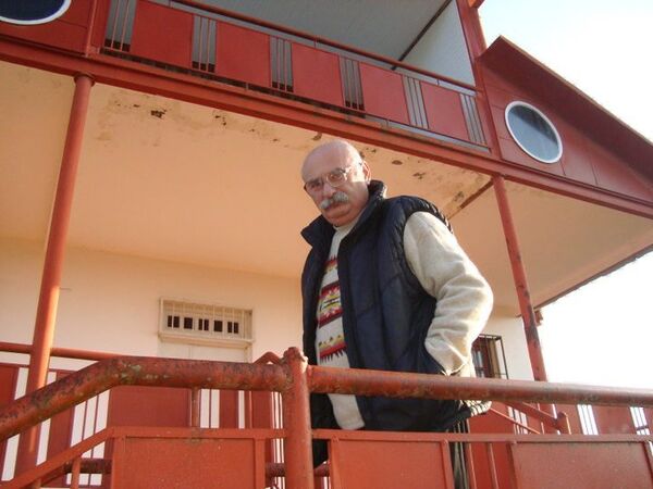 ამბავი მუზისა, რომელმაც პოეტ ვასილ ბესელიას 20-წლიანი პაუზის შემდეგ ფრთები შეასხა - Sputnik საქართველო