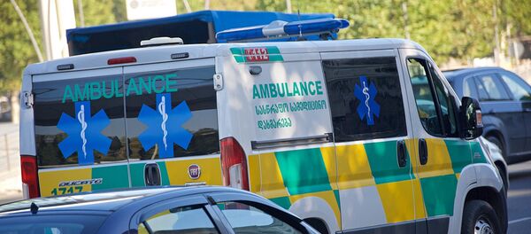 Бригада Скорой медицинской помощи на выезде - Sputnik Грузия