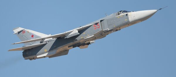Самолет Су-24 на авиационном шоу в Ахтубинске - Sputnik Грузия