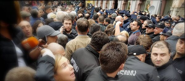 Акция протеста оппозиции у здания тбилисского сакребуло - Sputnik Грузия