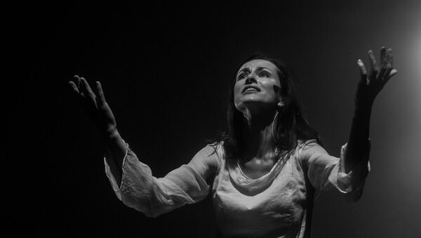 Сцена из спектакля Анна Каренина театра-фестиваля Балтийский дом - Sputnik Грузия