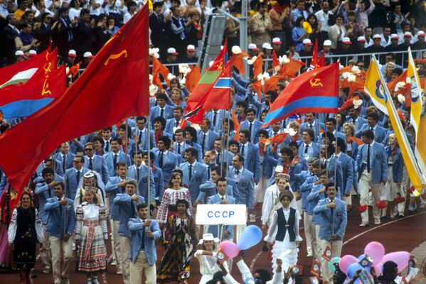 საბჭოთა დელეგაცია XII ფესტივალის გახსნაზე მოსკოვში, 1985 - Sputnik საქართველო