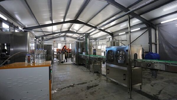 Завод по разливу пресной воды открылся в Амбролаури - Sputnik Грузия