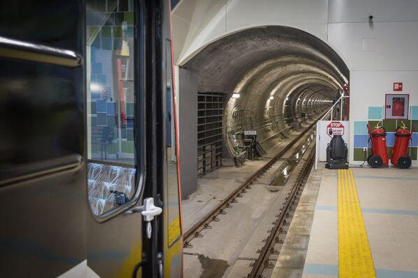В рамках проекта были восстановлены существующие тоннели общей длиной в 3,5 километра. - Sputnik Грузия