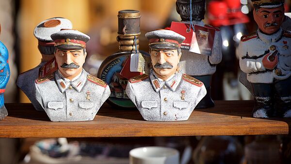 Бутылочки для грузинской чачи в виде фигурок Сталина - Sputnik Грузия
