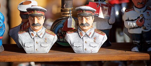 Бутылочки для грузинской чачи в виде фигурок Сталина Бутылочки для грузинской чачи в виде фигурок Сталина - Sputnik Грузия