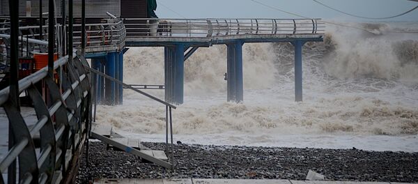 Шторм на Черном море в акватории Батуми - Sputnik Грузия