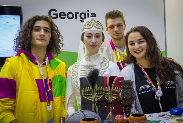 Грузия приняла участие в выставке YOUTH EXPO в рамках ВФМС в отделе Регионы Мира, где также были представлены стенды 40 других стран - Sputnik Грузия