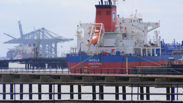 Canvey Island tanker Inyala and DP port - Sputnik Грузия