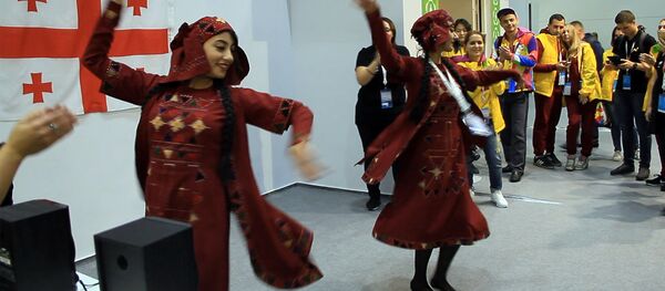 საქართველო YOUTH EXPO გამოფენაზე: სოჭში გამართულ გამაფონეაზე ქართულ ცეკვებს ასწავლიან - Sputnik საქართველო