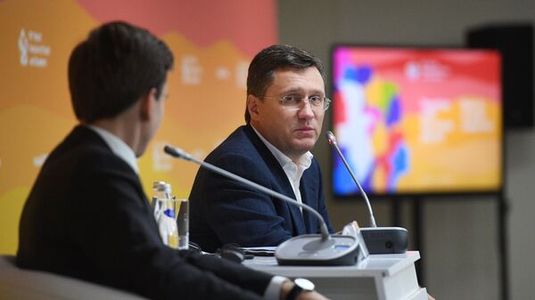 Министр энергетики РФ Александр Новак участвует в дискуссионной программе XIX Всемирного фестиваля молодежи и студентов в Сочи - Sputnik Грузия
