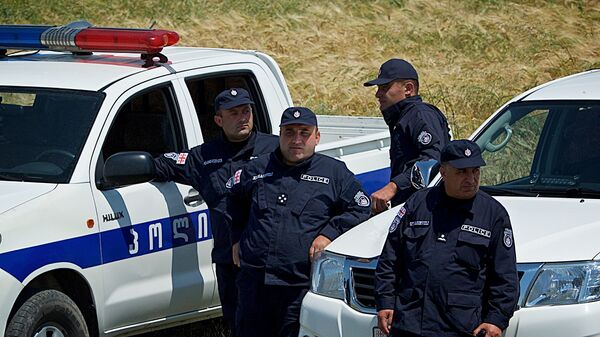 Сотрудники полиции в регионе Шида Картли - Sputnik Грузия
