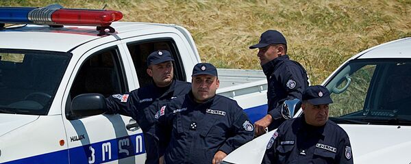 Сотрудники полиции в регионе Шида Картли - Sputnik Грузия