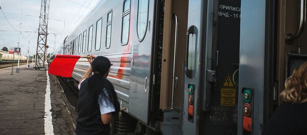 ბრიანსკში დილით ადრე წავედით. სწრაფად დავლიეთ ყავა და დაუფიქრებლად ავედით ბაქანზე. ყველაზე ბოძზე იყო წარწერა: მოწევა აკრძალულია! ბრიანსკში დილით ადრე წავედით. სწრაფად დავლიეთ ყავა და დაუფიქრებლად ავედით ბაქანზე. ყველაზე ბოძზე იყო წარწერა: მოწევა აკრძალულია! - Sputnik საქართველო