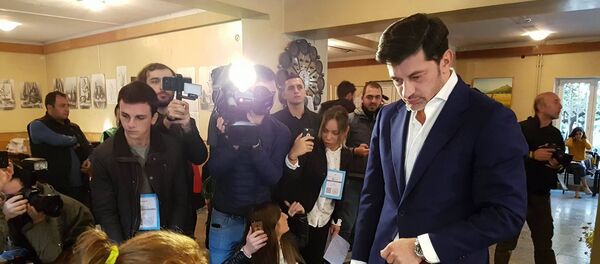 თბილისის მერობის კანდიდატი კახა კალაძე ხმის მიცემის დროს - Sputnik საქართველო
