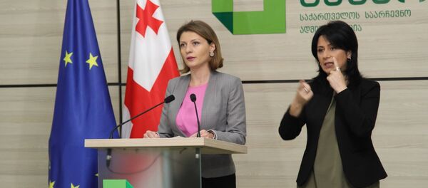 Спикер ЦИК Грузии Ана Микеладзе на брифинге в день выборов Спикер ЦИК Грузии Ана Микеладзе на брифинге в день выборов - Sputnik Грузия