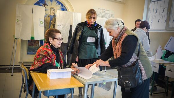 Мы надеемся на лучшее: жители Тбилиси о своем участии в выборах - Sputnik Грузия