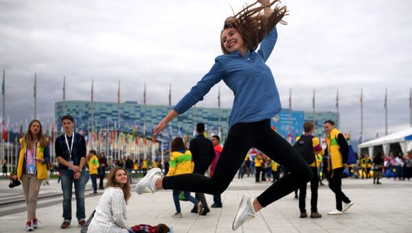 Участники XIX Всемирного фестиваля молодежи и студентов в Сочи. - Sputnik Грузия
